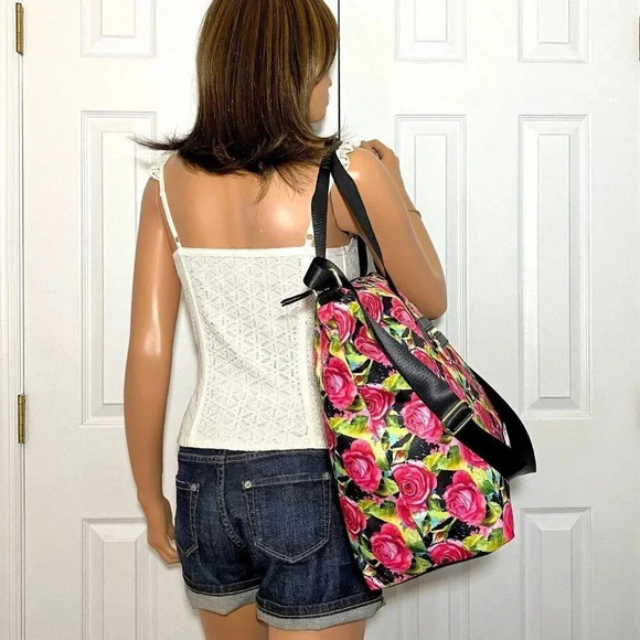 Juicy Couture Black Multi Rose Print Overnight Weekender Duffle Travel Bag - Picture 7 of 12